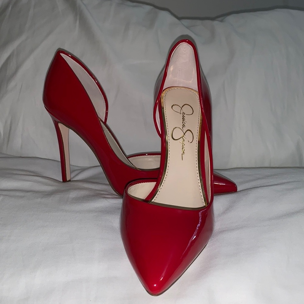 Jessica Simpson Patent Leather Red stiletto. - Picture 4 of 5